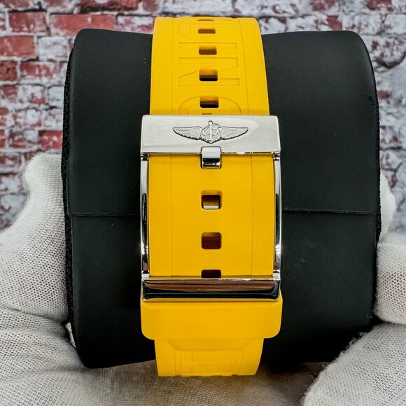 Breitling Superocean Yellow Dial 44mm - A17367 - FULL SET - Picture 7 of 11